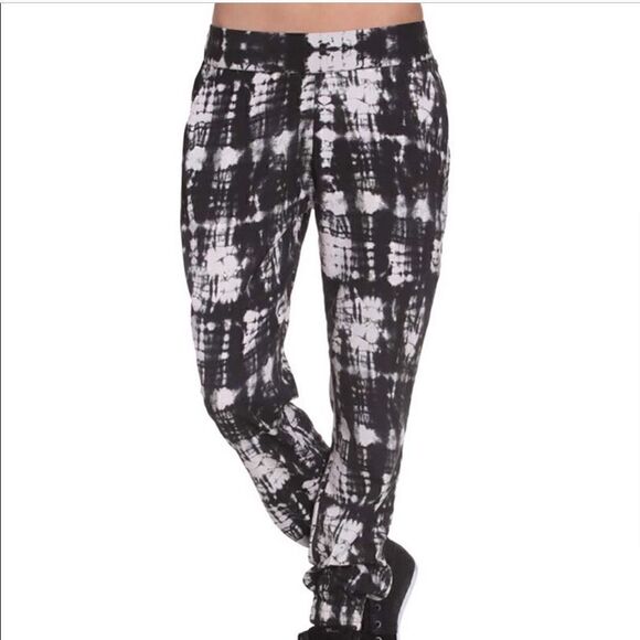 Volcom Psych Jogger Pant Black White Tie Dye - Picture 1 of 11